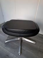 Hocker zwart leer, Huis en Inrichting, Banken | Voetenbanken en Poefen, Ophalen, Modern design, Minder dan 50 cm, Zo goed als nieuw