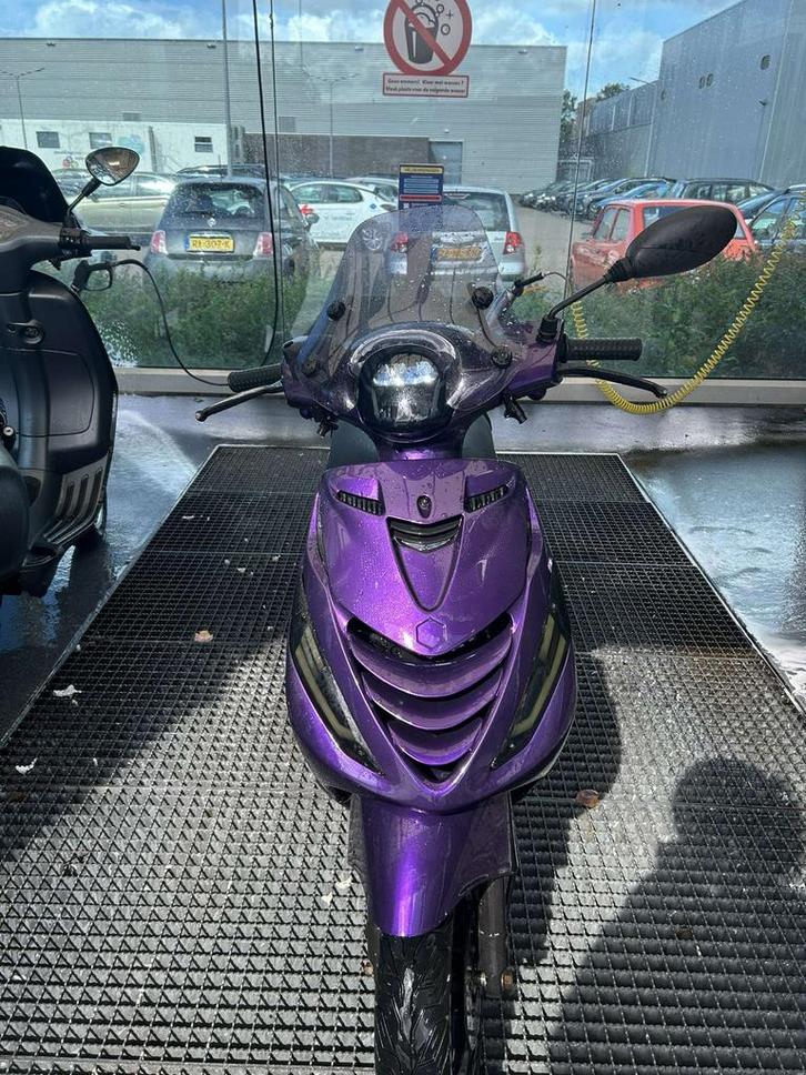 Piaggio zip 45km brom, Fietsen en Brommers, Scooters | Piaggio, Zo goed als nieuw, Zip, Benzine, Ophalen