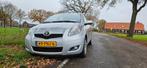 Toyota Yaris 1.3 16V Vvt-i 5DR MMT 2011 Grijs, Auto's, Toyota, 750 kg, 4 cilinders, 19 km/l, 550 kg