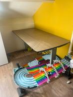 Elektrisch verstelbaar bureau, Ophalen, Elektrisch, Zo goed als nieuw
