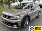 Volkswagen Tiguan 150 PK TSI DSG I R LINE I Trekhaak I COCKP, Auto's, Zwart, 4 cilinders, 150 pk, Beige