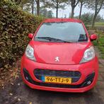 Peugeot 107 1.0 12V 5DR 2012 Rood, Auto's, Voorwielaandrijving, 4 stoelen, Origineel Nederlands, Handgeschakeld