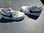 Leuke witte nike air sneakers maat 38, Gebruikt, Jongen of Meisje, Schoenen, Ophalen of Verzenden