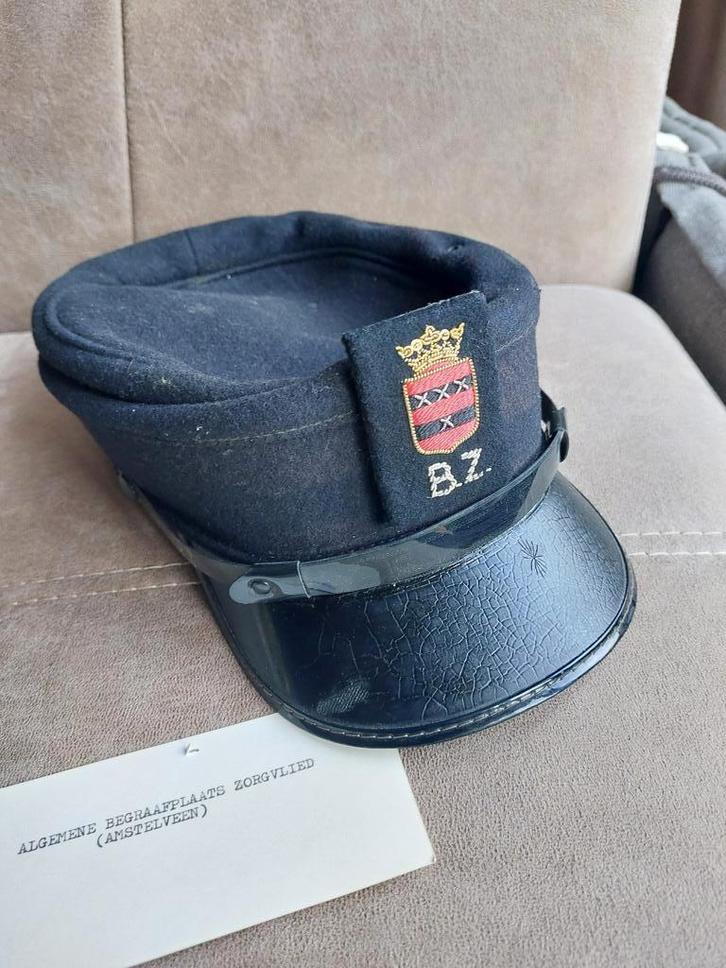 Oude pet Algemene Begraafplaats Zorgvlied Amstelveen, Kleding | Heren, Hoeden en Petten, Gedragen, Pet, 57 cm (M, 7⅛ inch) of minder