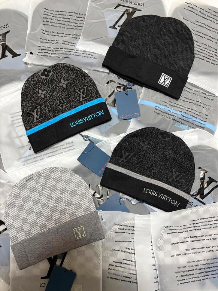 Lv/moncler mutsen/sjaal, Kleding | Heren, Mutsen, Sjaals en Handschoenen, Nieuw, Muts, Overige maten, Ophalen of Verzenden