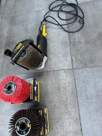 Fartools renovator borstelmachine beschikbaar voor biedingen