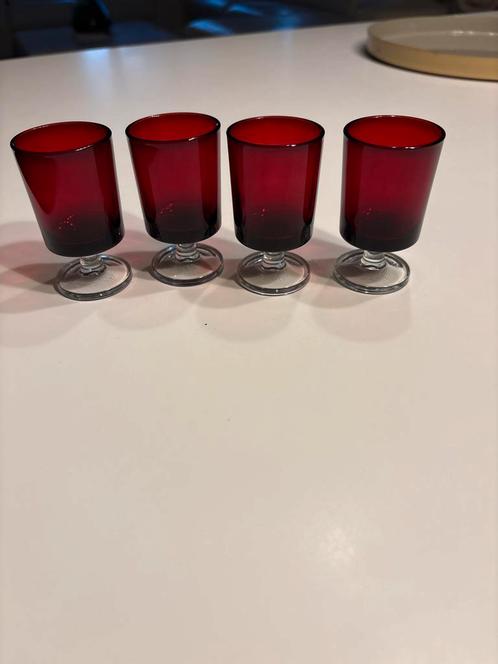 Antieke Rode Likeurglaasjes - Set van 4, Antiek en Kunst, Antiek | Glas en Kristal, Ophalen of Verzenden