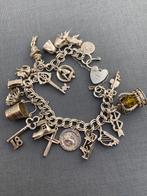Oude zilveren Engelse bedelarmband met 19 bedels 54 gram!, Sieraden, Tassen en Uiterlijk, Antieke sieraden, Ophalen of Verzenden