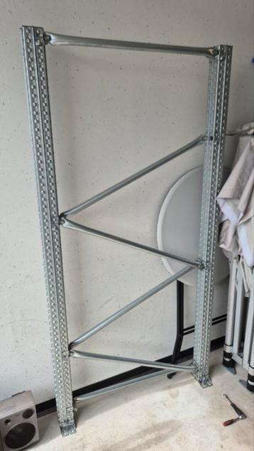 Metalsistem s4 staander 2m hoog 1m diep beschikbaar voor biedingen