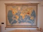 Physische wereldkaart - Mantnieks uit 1949 (Vintage), Antiek en Kunst, Antiek | Schoolplaten, Ophalen, Aardrijkskunde