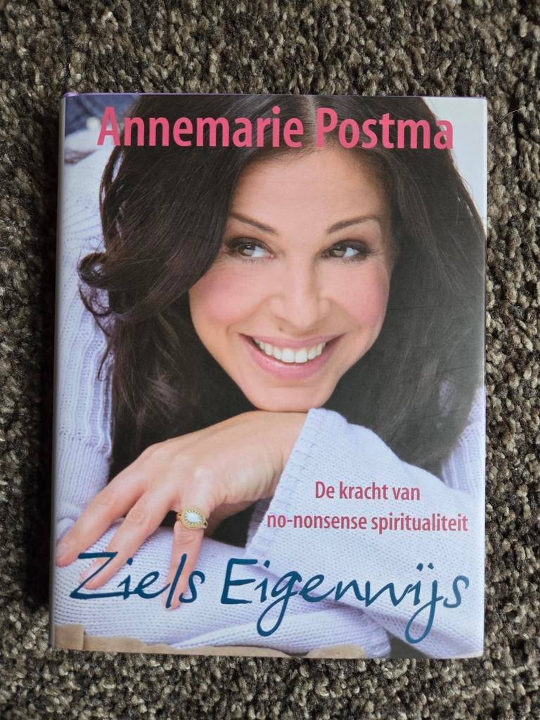 Ziels Eigenwijs - Annemarie Postma, Ziel of Sterfelijkheid, Ophalen of Verzenden, Zo goed als nieuw, Achtergrond en Informatie
