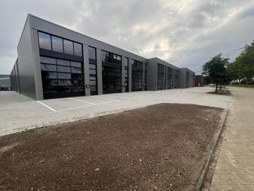 LUXE BEDRIJFSUNIT / CAMPERSTALLING / SHOWROOM / SNEEK beschikbaar voor biedingen