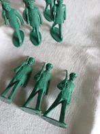 Soldaten  stuks met geweer en groen uniform. Hoogte:7,5cm, Gebruikt, Mens, Verzenden