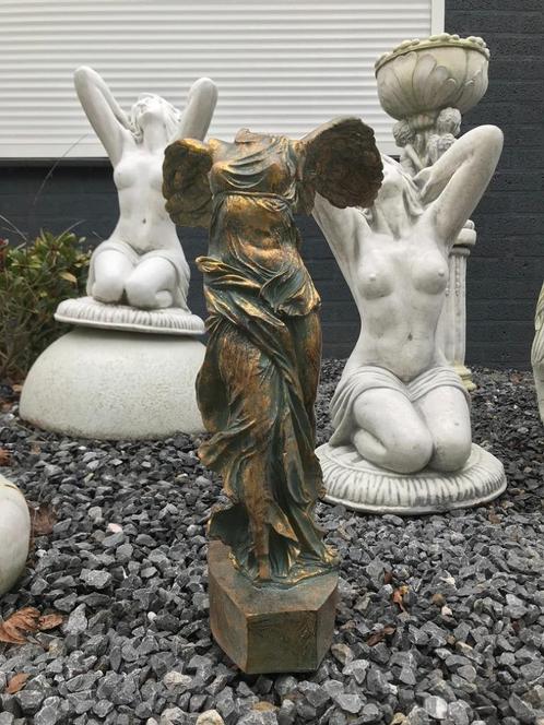 Prachtig beeld van Nikè, gemaakt van polystone, Tuin en Terras, Tuinbeelden, Nieuw, Kunststof, Ophalen of Verzenden