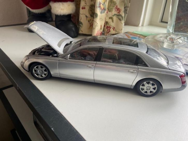 modelauto Mercedes Maybach 62, Hobby en Vrije tijd, Modelauto's | 1:18, Zo goed als nieuw, Auto, Overige merken, Ophalen of Verzenden