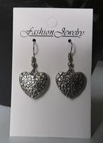 Oorbellen hart, hartje met reliëf, liefde, love, Overige materialen, Hangers, Nieuw, Ophalen of Verzenden