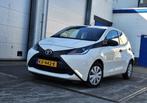 TOYOTA AYGO X-NOW 1.0 VVT-i 5DRS 2016, Voorwielaandrijving, Stof, Start-stop-systeem, Euro 6