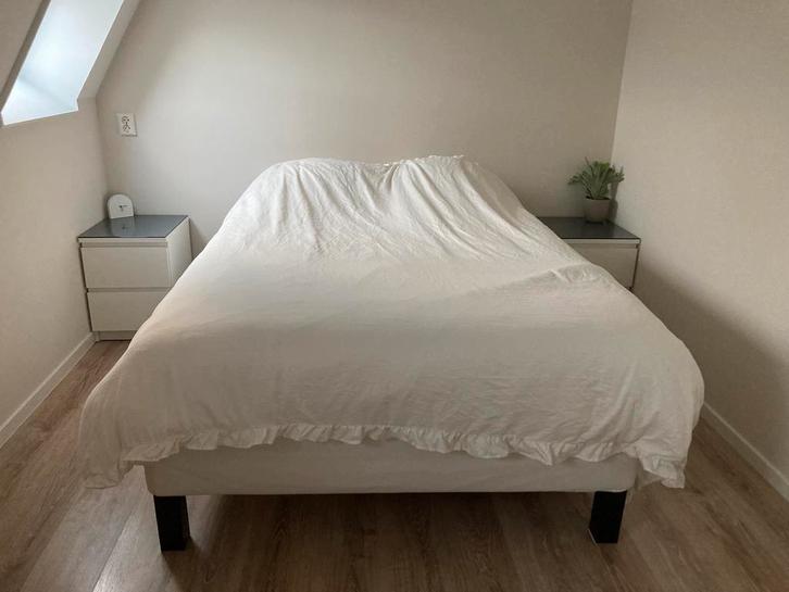 Tweepersoonsbed 140x200cm inclusief matras, Huis en Inrichting, Slaapkamer | Bedden, Zo goed als nieuw, Tweepersoons, 140 cm, 200 cm