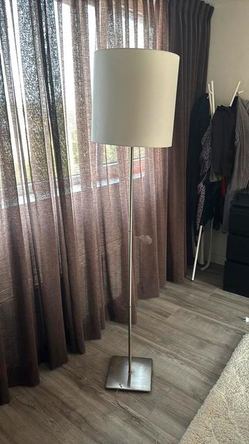 Mooie vloerlamp