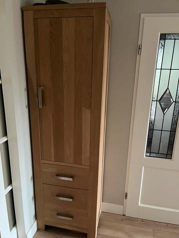 Mooie Opbergkast/Servieskast beschikbaar voor biedingen