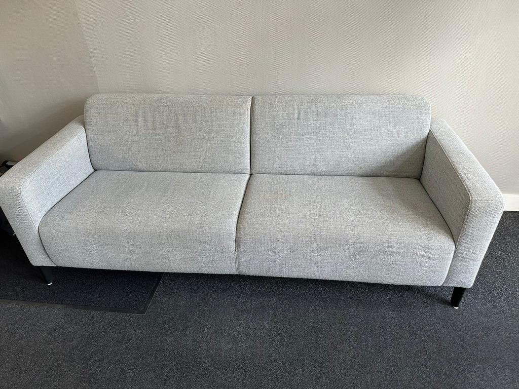 Lichtgrijze 3-zitbank in perfecte staat, Huis en Inrichting, Banken | Sofa's en Chaises Longues, Ophalen, Driepersoons, 75 tot 100 cm