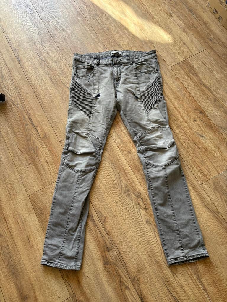 PIERRE BALMAIN grijze jeans met biker details maat 38, Ophalen of Verzenden, Zo goed als nieuw, Grijs, W36 - W38 (confectie 52/54)