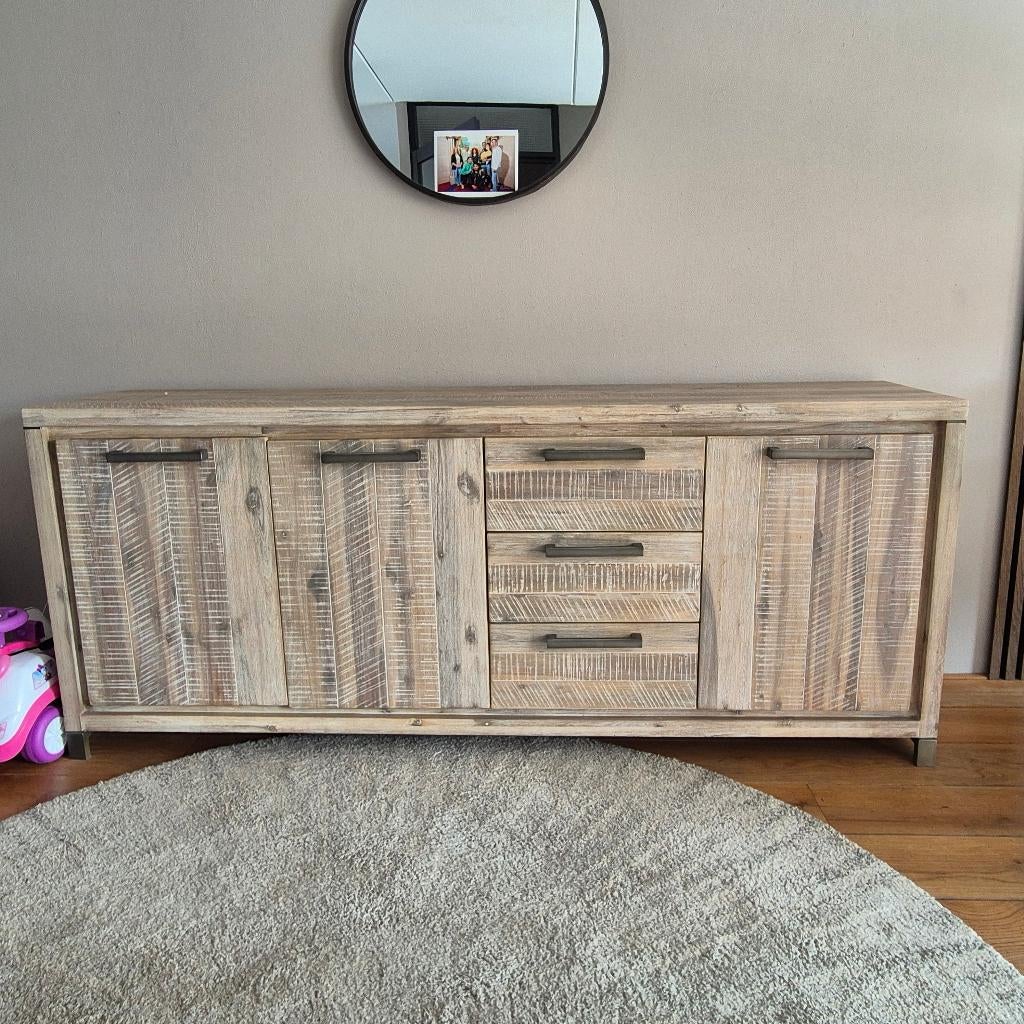 Te kooo massieve houten kast, Ophalen, 150 tot 200 cm, Zo goed als nieuw, Minder dan 100 cm