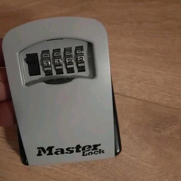 Masterlock Sleutelkluis met Cijfercode - Veilig en Handig, Ophalen of Verzenden, Gebruikt, Overige typen, Overige soorten