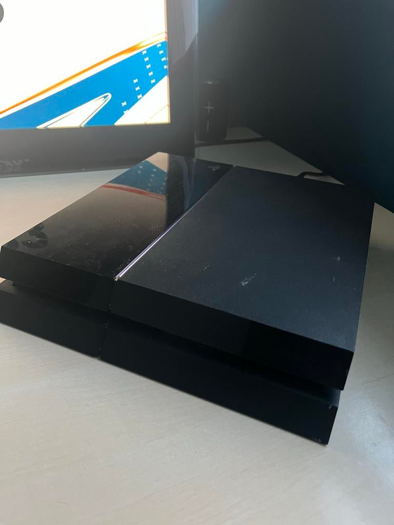 PS4 met Controllers, Headset en Oplaadkabel, Spelcomputers en Games, Spelcomputers | Sony PlayStation Consoles | Accessoires, Gebruikt