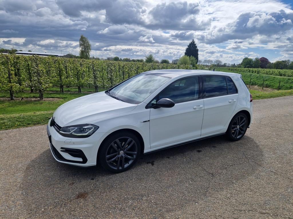 Volkswagen Golf 1.5 TSI 150pk 7-DSG R-line 5D 2018 Wit Rline, Auto's, 1498 cc, Euro 6, 4 cilinders, Alcantara