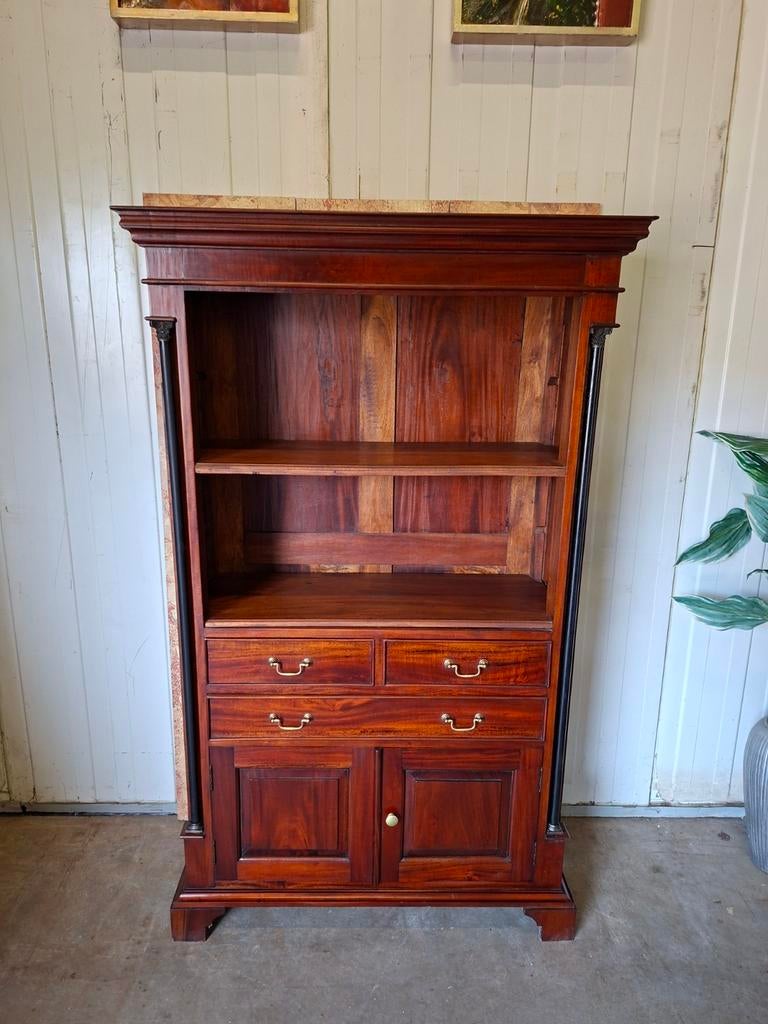 Klassieke Mahoniehouten boekenkast, servieskast met lades,, Huis en Inrichting, Kasten | Boekenkasten, Ophalen of Verzenden, 25 tot 50 cm