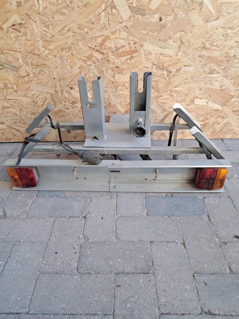 Fietsendrager voor trekhaak met verlichting, Ophalen, Gebruikt