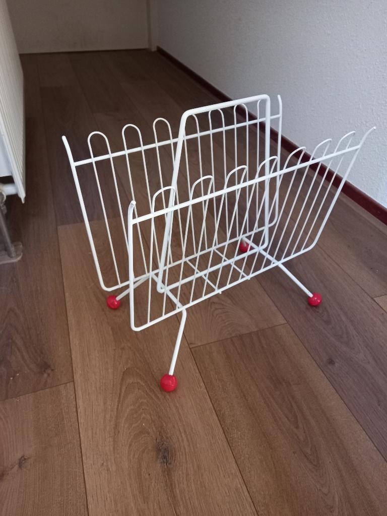 Retro krantenbak, magazine rek, Ophalen of Verzenden, Huis en Inrichting
