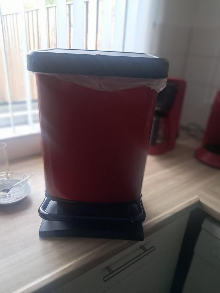 Kleine prullenbak, Ophalen, Kunststof, Zo goed als nieuw, Minder dan 10 liter