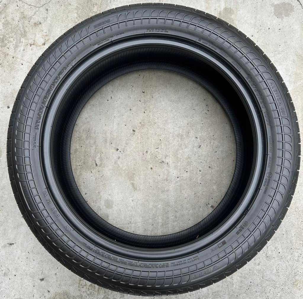 4 Stuks Bridgestone 235 50 20 Zomerbanden Inclusief Montage, Nieuw, Ophalen of Verzenden, 235/50 R20, 235 mm