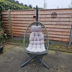 Hangstoel in eivorm voor terras., Tuin en Terras, Tuinstoelen, Ophalen, Zo goed als nieuw, Overige materialen, Inklapbaar