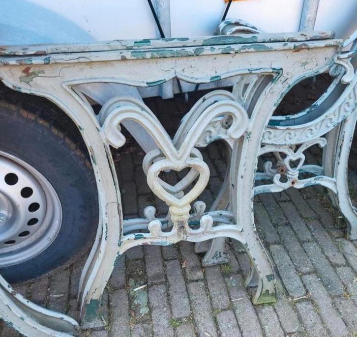 Mooi gietijzeren tafelonderstel voor tuintafel, Tuin en Terras, Tuintafels, Gebruikt, Metaal, Ophalen