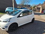 Toyota Aygo 1.0 12V Vvt-i 5DRS 2011 Wit, Auto's, Voorwielaandrijving, Zwart, Handgeschakeld, Particulier