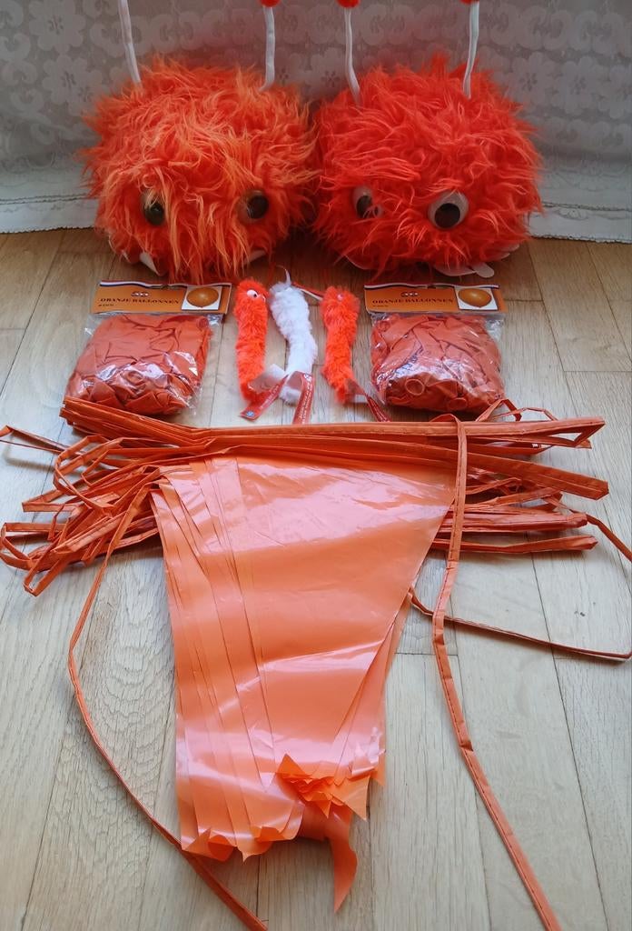 2 Grote Wuppies/ 3 Kleine/100 Ballonnen/ Vlaggetjes Slinger, Verzamelen, Albert Heijn, Ophalen of Verzenden