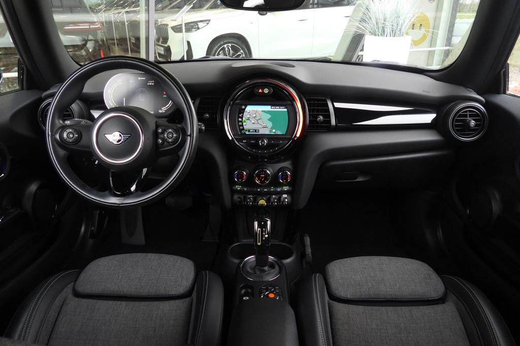 MINI Electric Essential / Sportstoelen / Achteruitrijcamera, 4 stoelen, Leder en Stof, Origineel Nederlands, 184 pk