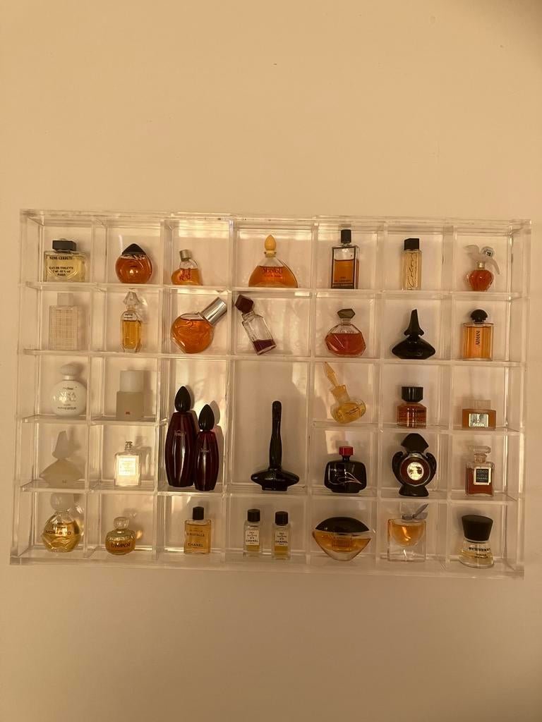 Acryl letterbak met mini parfumflesjes, Ophalen, Gebruikt