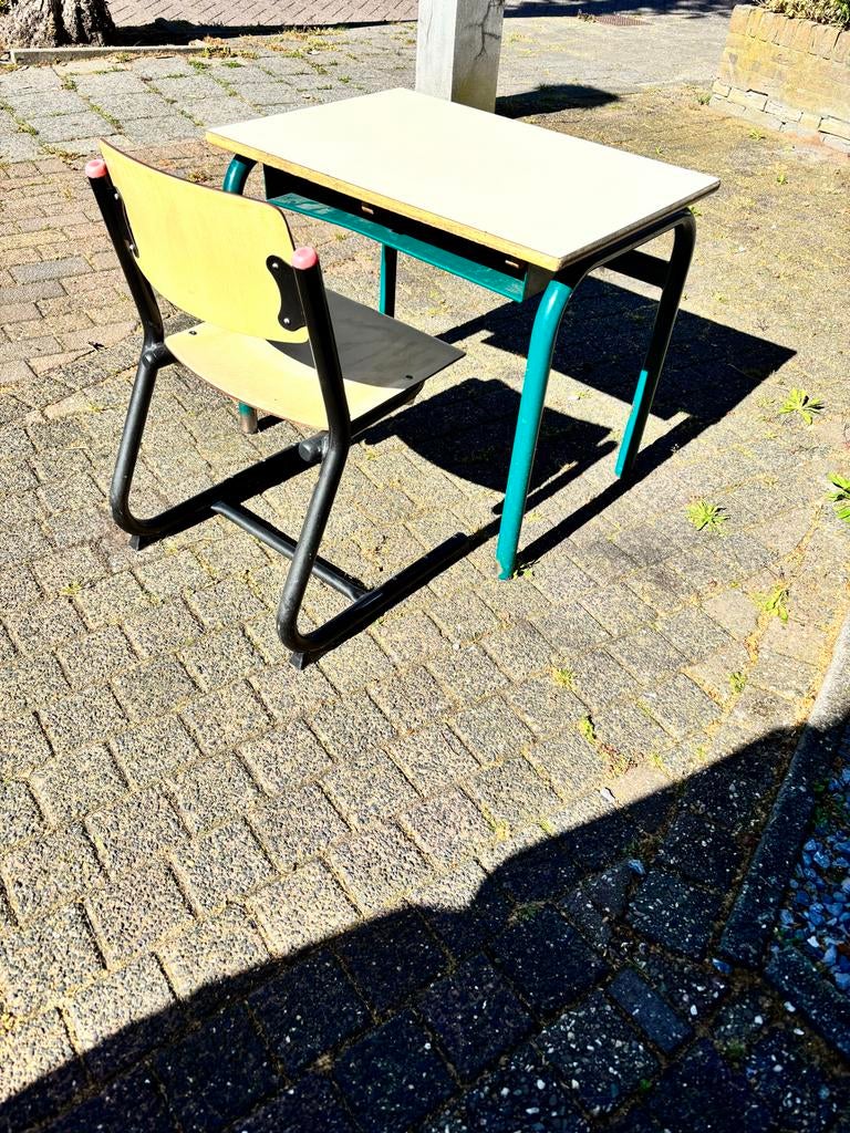 Schoolbankje met stoel, Kinderen en Baby's, Kinderkamer | Tafels en Stoelen, Ophalen of Verzenden, Gebruikt, Tafel(s) en Stoel(en)