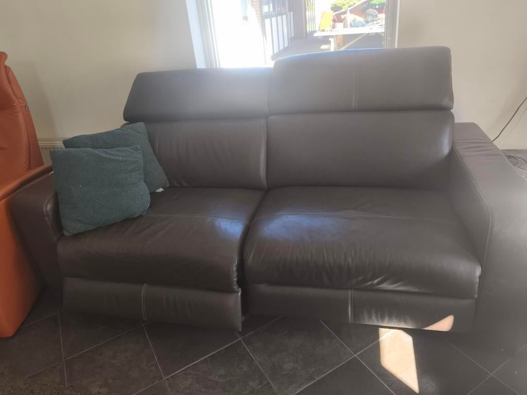 Elektrisch verstelbare bank - 2 jaar oud, zo goed als nieuw, Tweepersoons, Leer, Ophalen of Verzenden, Zo goed als nieuw