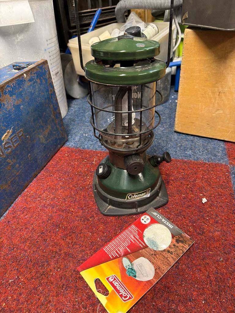 Coleman NorthStar lantaarn met houten kist, Ophalen of Verzenden, Gebruikt