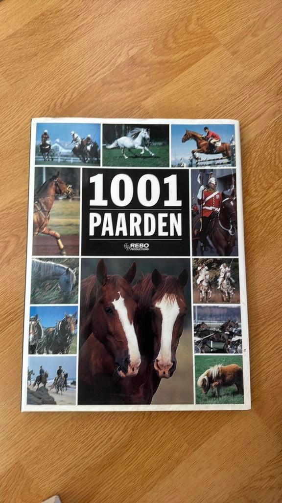 Paarden boek 1001 paarden, Ophalen of Verzenden, Zo goed als nieuw, Paarden of Pony's