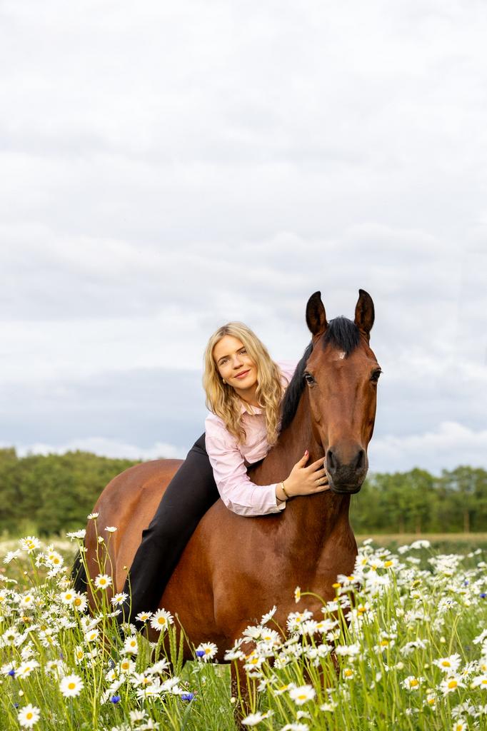 Lieve en talentvolle E pony, Dieren en Toebehoren, Pony's, Z, Dressuurpony, 11 jaar of ouder, Merrie