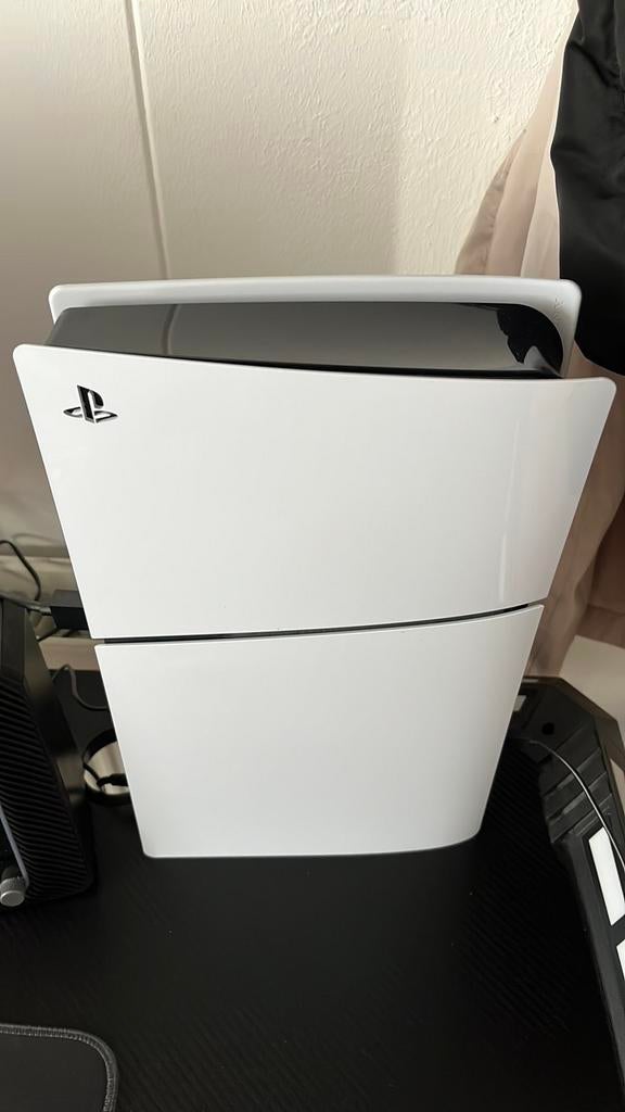 PlayStation 5 slim, Spelcomputers en Games, Ophalen of Verzenden, Zo goed als nieuw