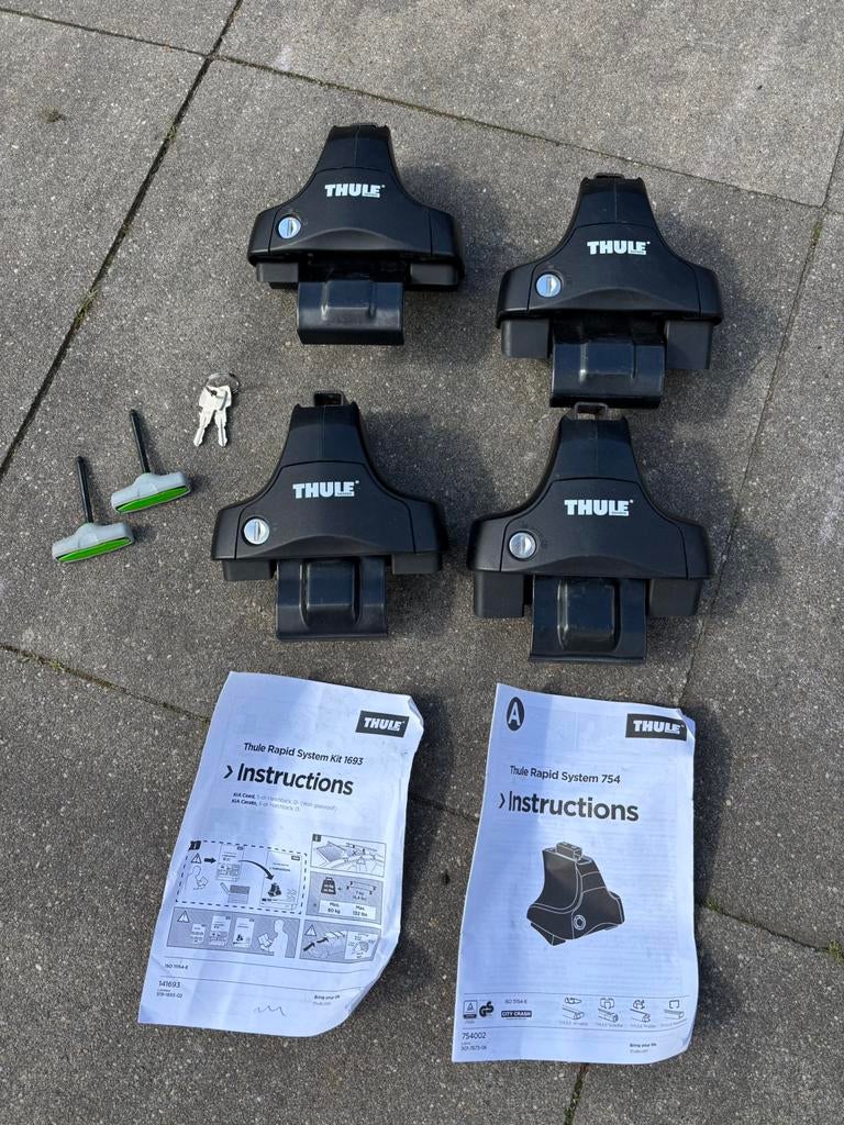 Thule dakdrager voeten kit 754 en 1693, Ophalen of Verzenden, Gebruikt