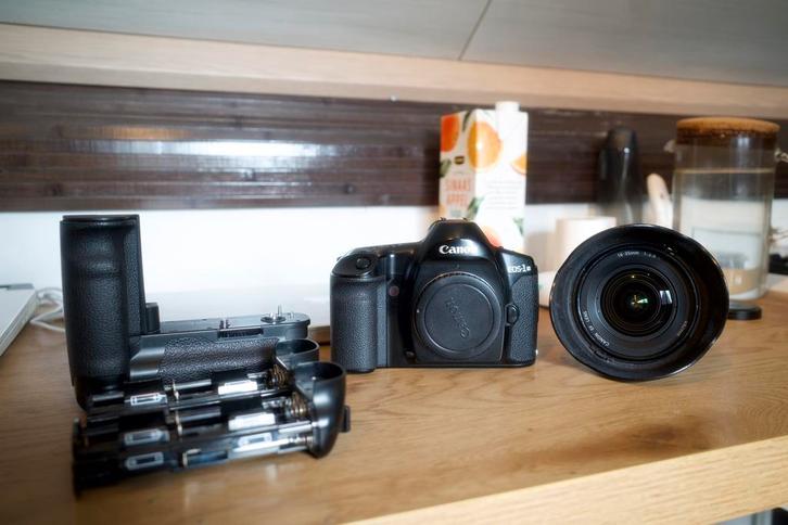 Canon EOS-1N set fotocamera, Audio, Tv en Foto, Fotocamera's Analoog, Zo goed als nieuw, Spiegelreflex, Canon, Ophalen of Verzenden