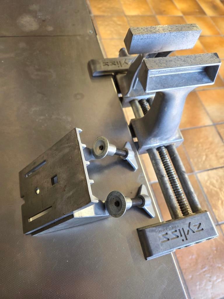 Zyliss aluminium bankschroef, geen speling, Doe-het-zelf en Verbouw, Gereedschap | Handgereedschap, Ophalen of Verzenden